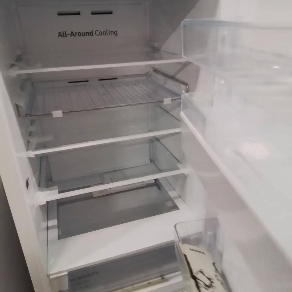 SAMSUNG 60/40 SMART FRIDGE FREEZER IN WHITE WITH WATER DISPENSER - UNPROCESSED RAW RETURN