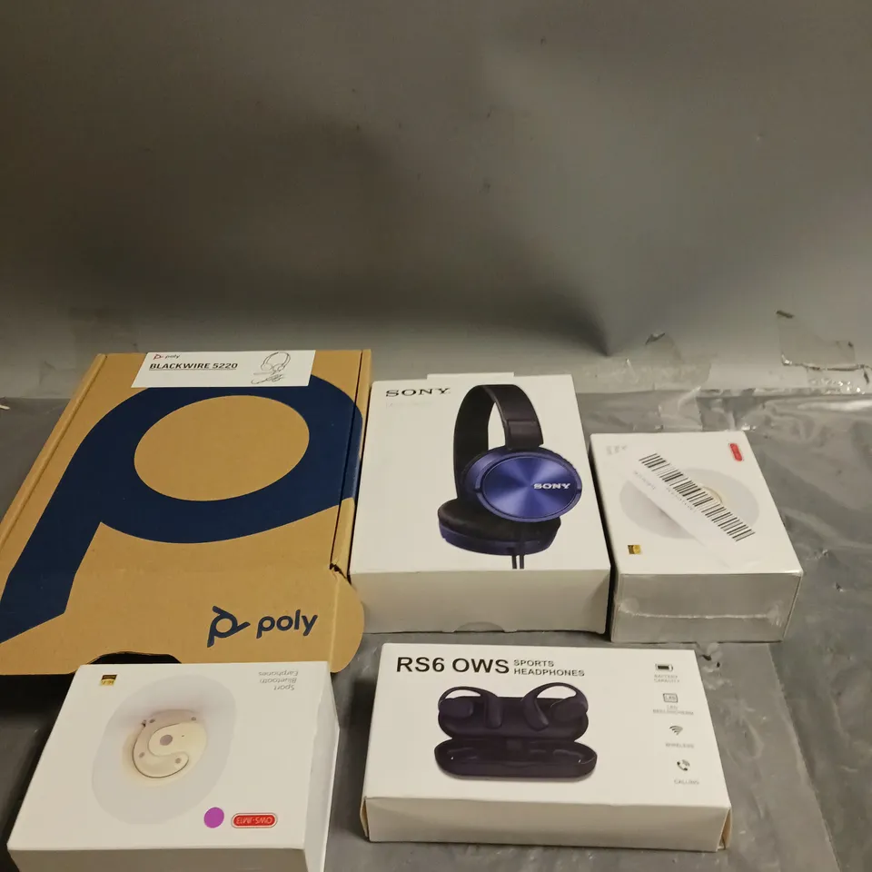 TOTE OF APPROX 10 ASSORTED HEADPHONES TOO INCLUDE WIRELESS EARBUDS AND  WIRED EARPHONES , ETC 