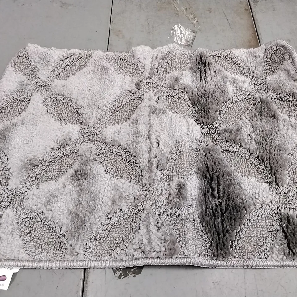 BRAND NEW ANA-VERONICA RECTANGLE BATH MAT - SIZE 40CM X 55CM