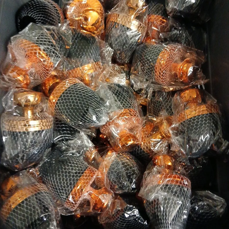 APPROXIMATELY 20 SELF-TANNING/MAKEUP BODY BRUSHES