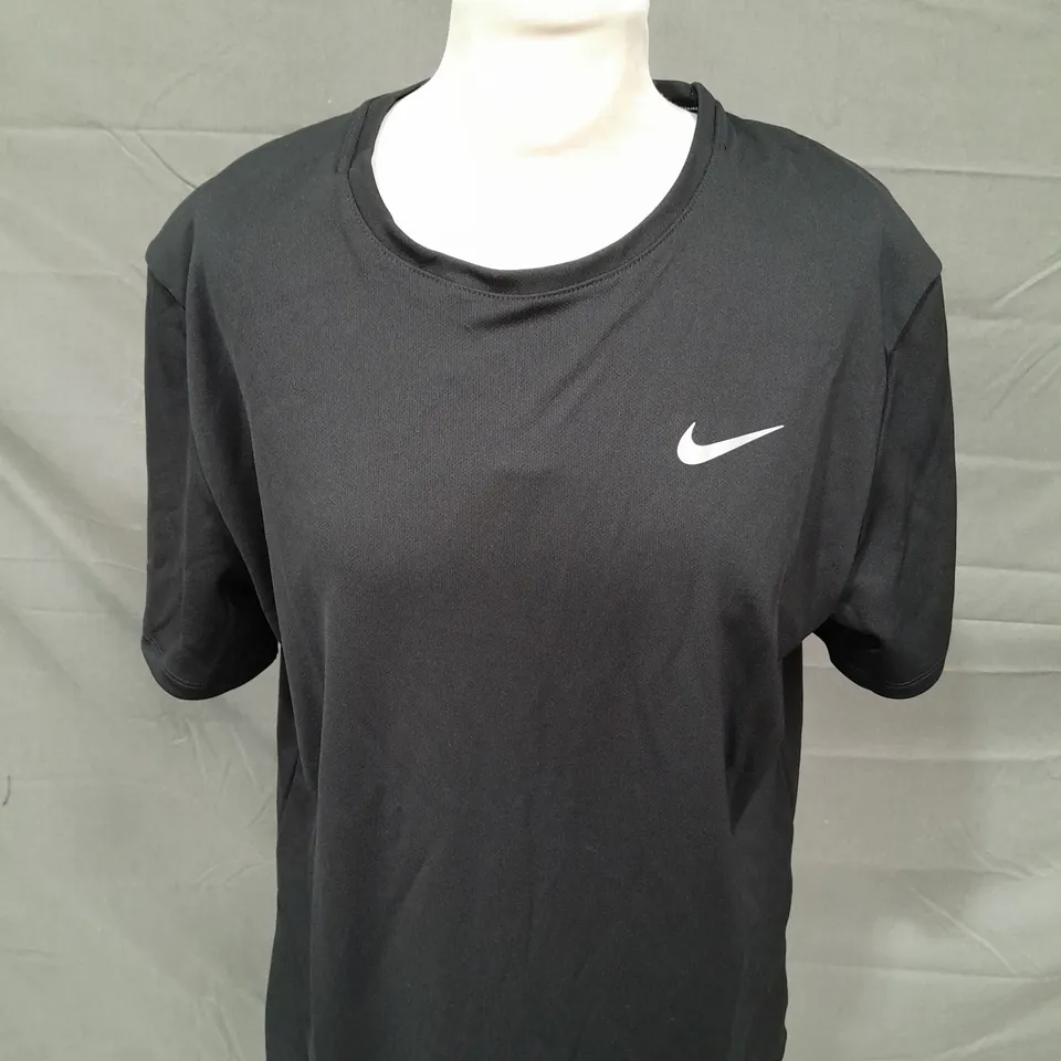 NIKE RUNNING BLACK T-SHIRT SIZE M