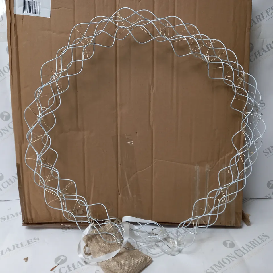 BOXED K BY KELLY HOPPEN LED LIGHT UP WREATH