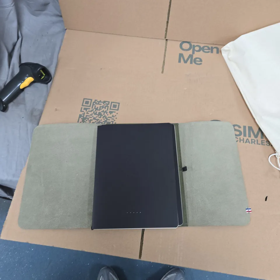 LOUISE CARMEN PARIS LEATHER NOTEBOOK – GREEN 