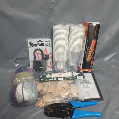 APPROXIMATELY 12 ASSORTED HOUSEHOLD ITEMS TO INCLUDE 70MM PADLOCK, GP-PINPOINTER, JASMINE INCENSE, ETC