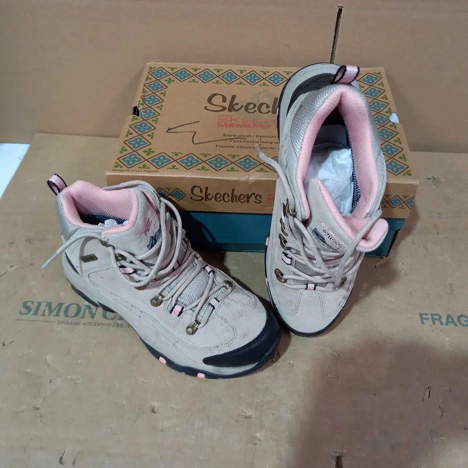 BOXED PAIR OF SKECHERS - SIZE 6