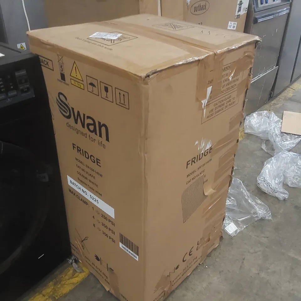 BOXED SWAN SR156140W 47CM UNDER COUNTER LARDER FRIDGE - WHITE