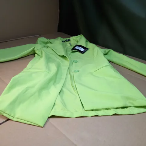 PRETTYLITTLETHING LIME FITTED STRUCTURED BASIC BLAZER - SIZE 4