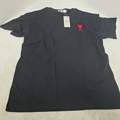AMI ALEXANDRE MATTIUSSI T-SHIRT – BLACK, RED HEART LOGO, SIZE M