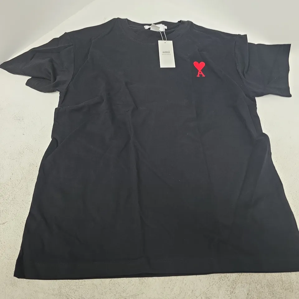 AMI ALEXANDRE MATTIUSSI T-SHIRT – BLACK, RED HEART LOGO, SIZE M