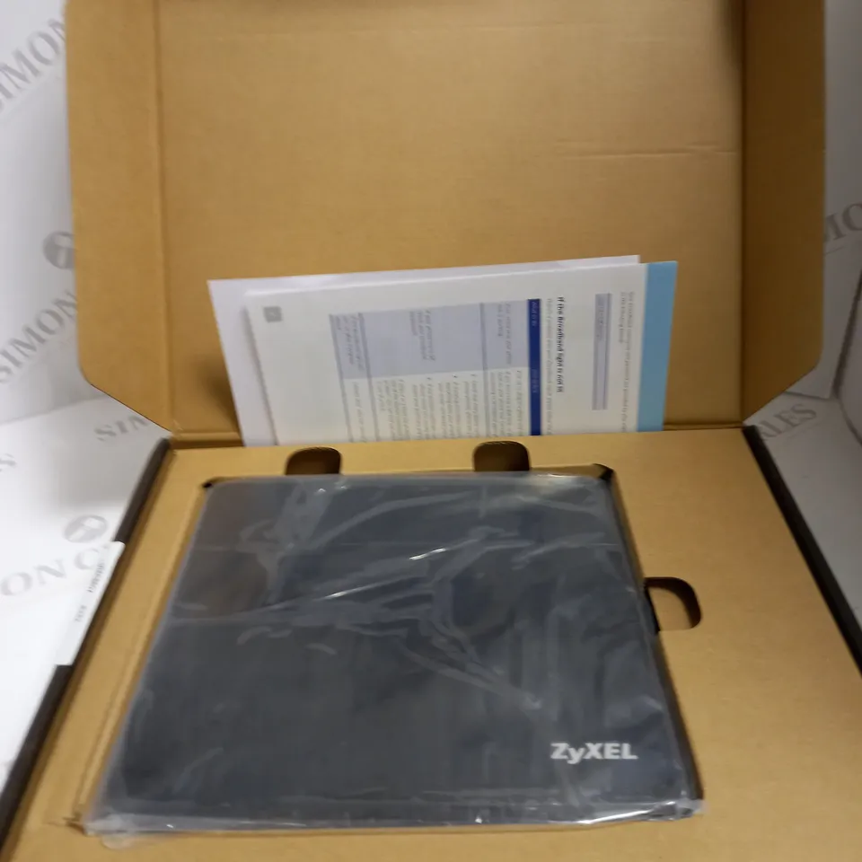 BOXED ZYXEL WIRELESS ROUTER SET