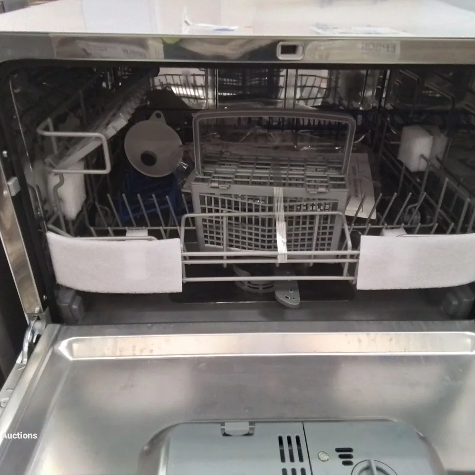 RUSSELL HOBBS RHTTDW6W COMPACT TABLE TOP DISHWASHER WITH 6 PROGRAMMES