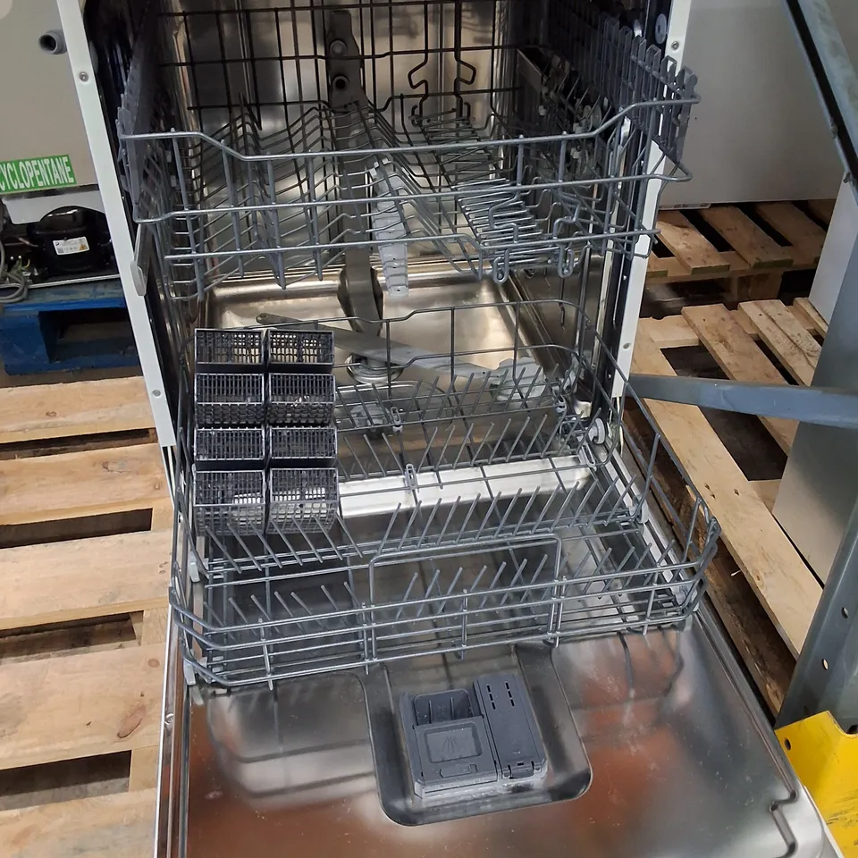 HISENSE HS622E90WUK FREESTANDING STANDARD DISHWASHER 85CM HIGH - E RATED, WHITE