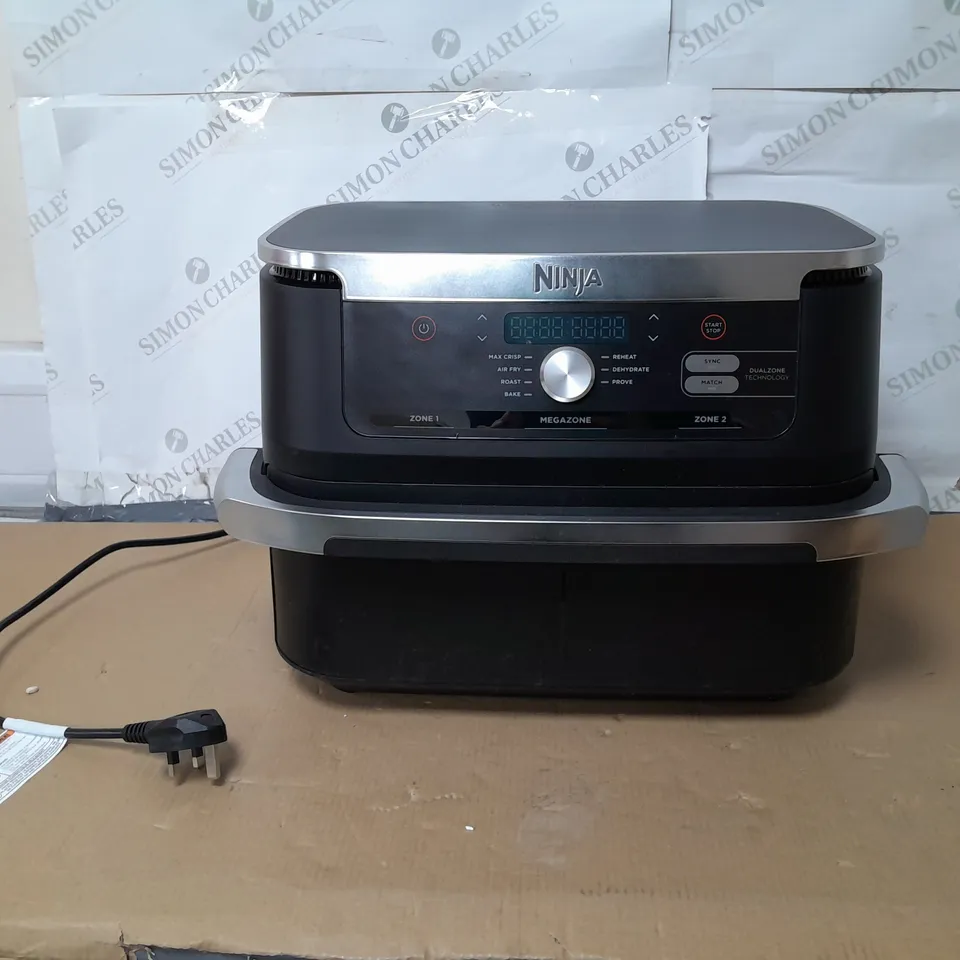 BOXED NINJA 10.4L FOODI FLEXDRAWER DUAL AIR FRYER IN BLACK AF500UK