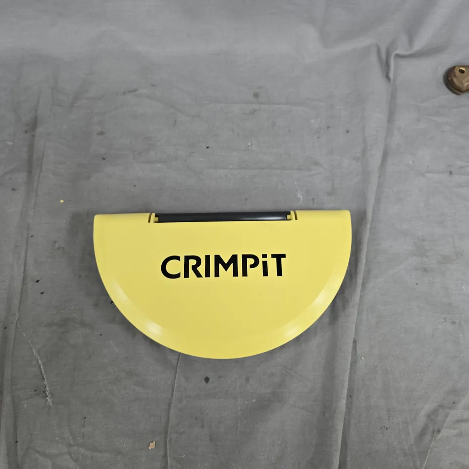 BOX OF APPROXIMATELY 15 HOUSEHOLD ITEMS TO INCLUDE:CRIMP IT, LIQUID CHALK AND MILK FROTHER