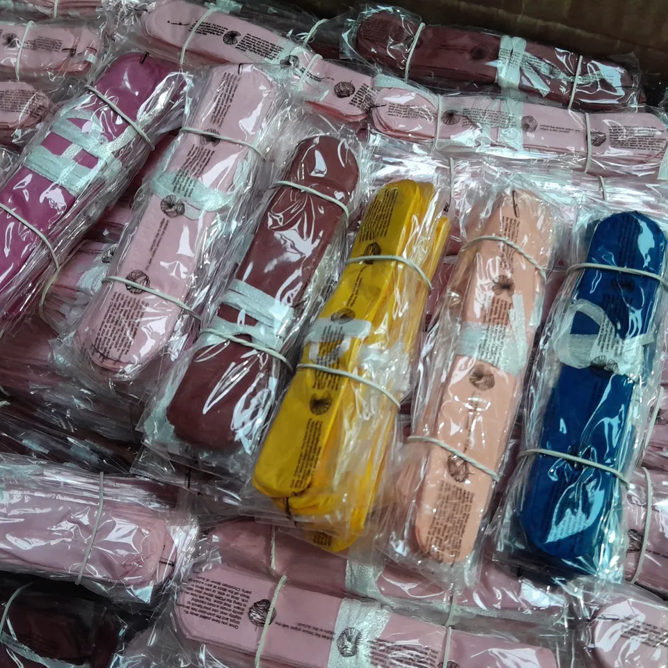 LOT OF APPROXIMATELY 4000 5" TISSUE PAPER DECORATION - MIXED COLOURS