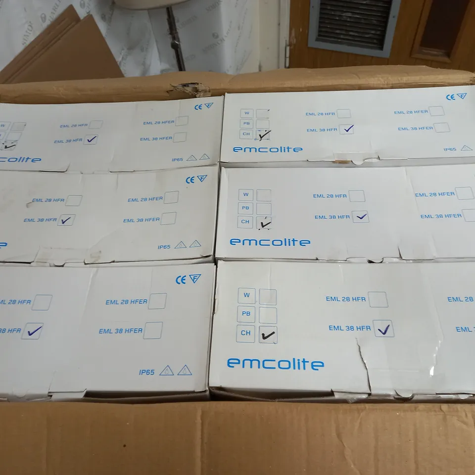LOT OF 6 EMCOLITE IP65 LIGHTS