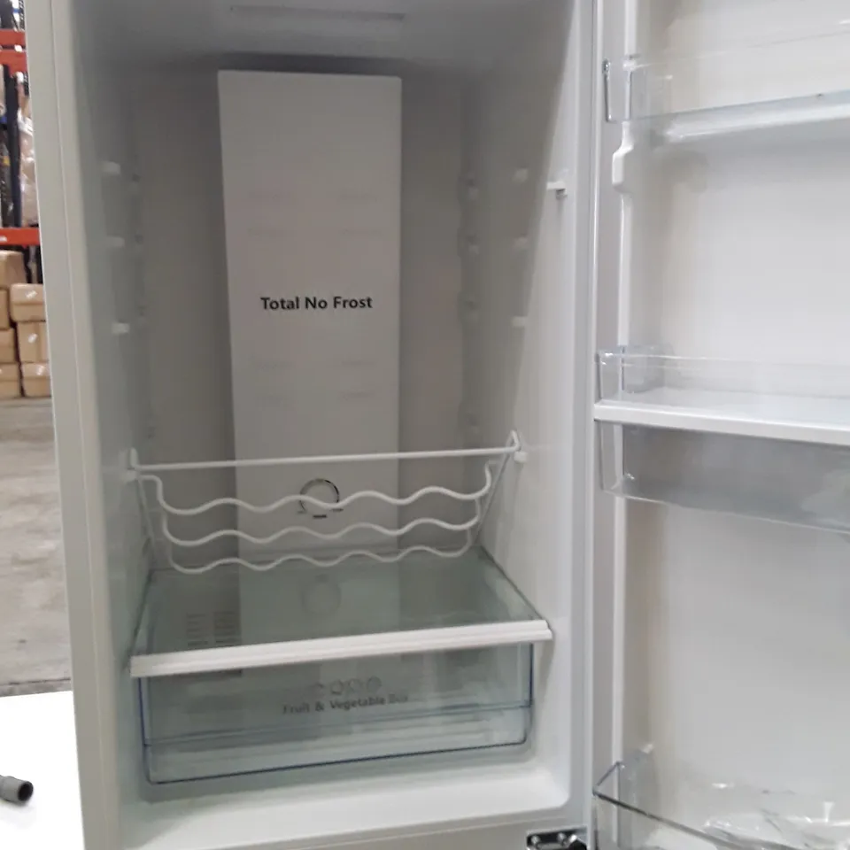 HISENSE 55CM FREESTANDING 50/50 FRIDGE FREEZER 