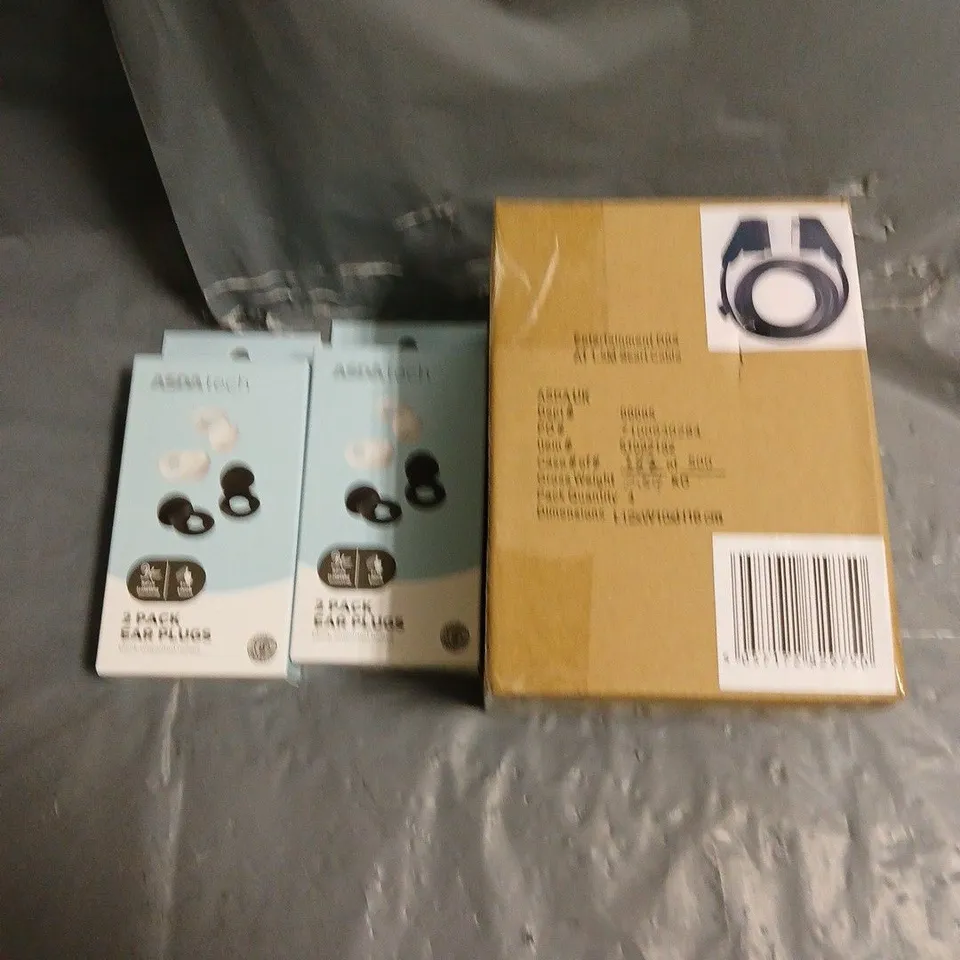 APPROXIMATELY 30 ASSORTED ELECTRICAL PRODUCTS TO INCLUDE VIDEO CABLES, EAR PLUGS ETC - COLLECTION ONLY 