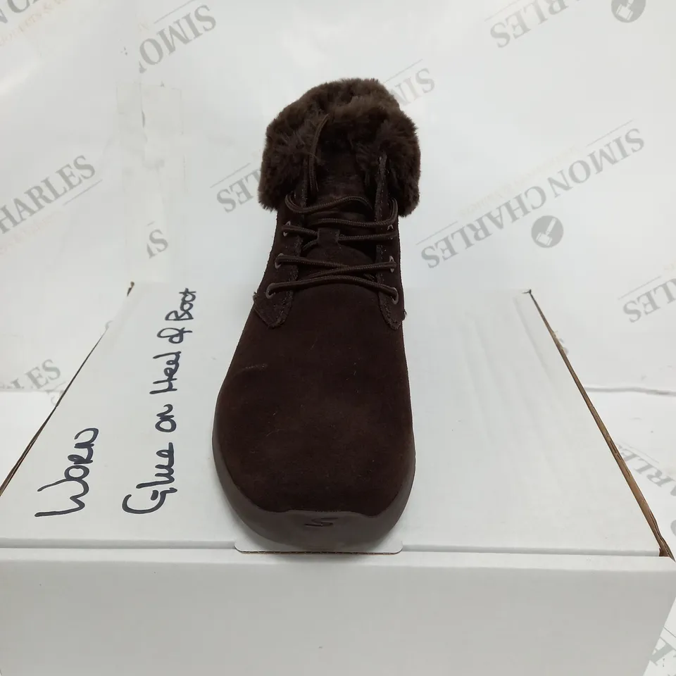 SKECHERS GO WALK STABILITY SUEDE BOOT, CHOCOLATE - SIZE 5.5