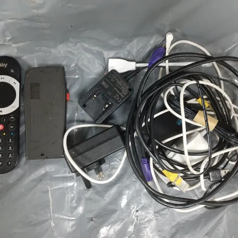 APPROXIMATELY 15 ASSORTED ELECTRICAL ITEMS TO INCLUDE VARIOUS CABLES, REMOTES, AND PLUGS, ETC