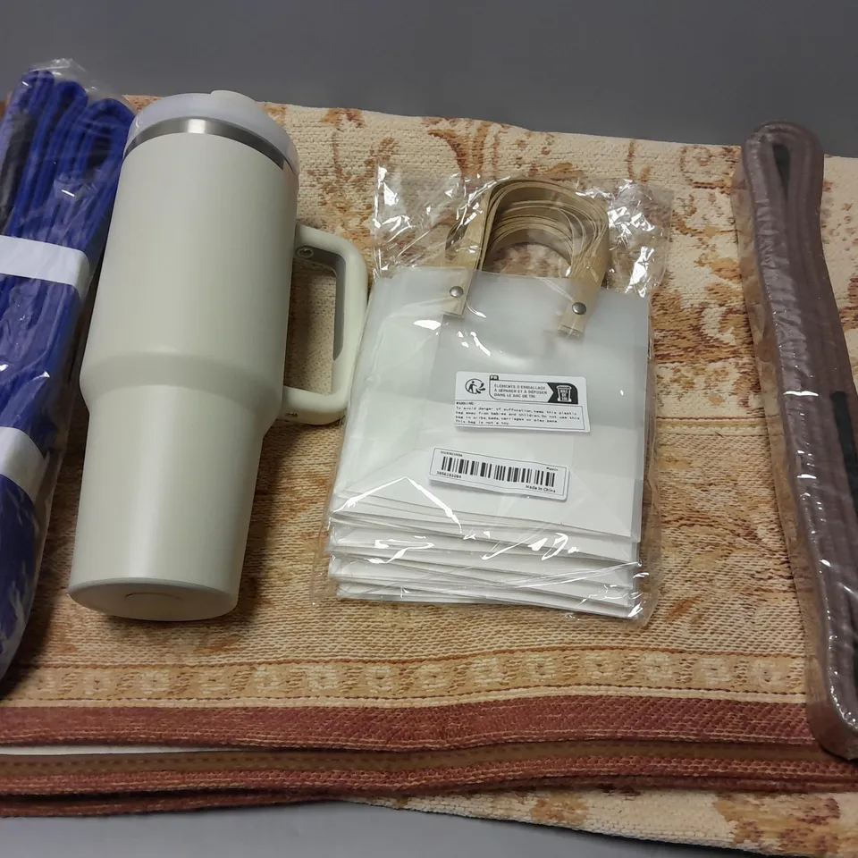 APPROXIMATELY 20 ASSORTED HOUSEHOLD ITEMS TO INCLUDE THERMAL FLASK, JIU JITSU BELTS, RUG, ETC