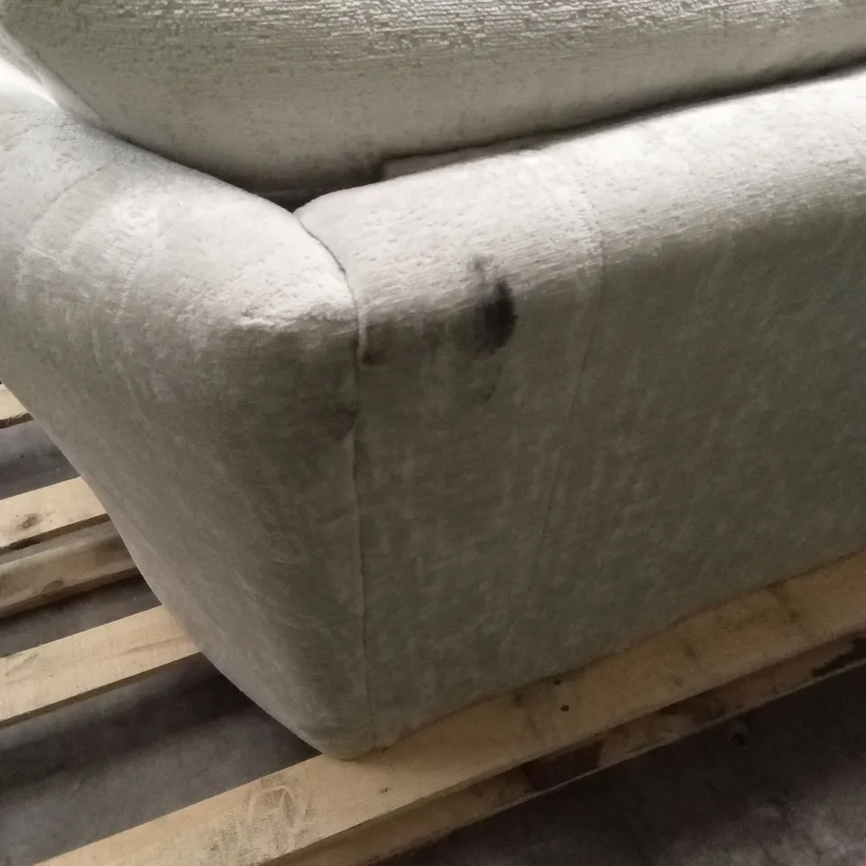 QUALITY DESIGNER 2 SEATER FABRIC UPHOLSTERED SOFA WITH SCATTER CUSHIONS