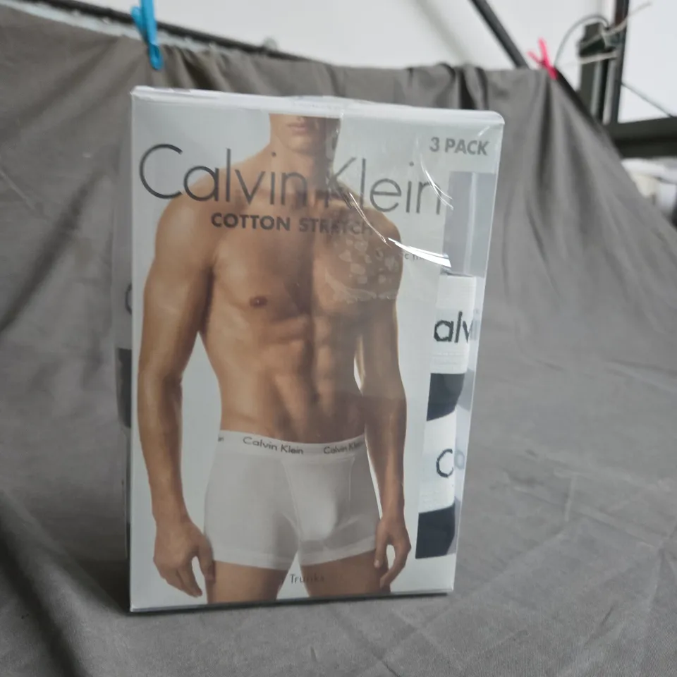 BOXED CALVIN KLEIN TRUNKS- X2 - SIZE M