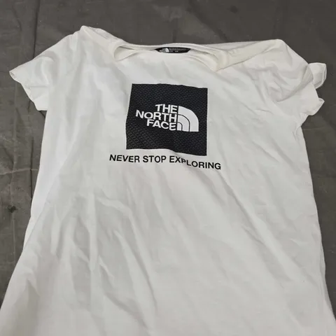 THE NORTH FACE LOGO T-SHIRT IN WHITE - CHILDRENS XL/14-16