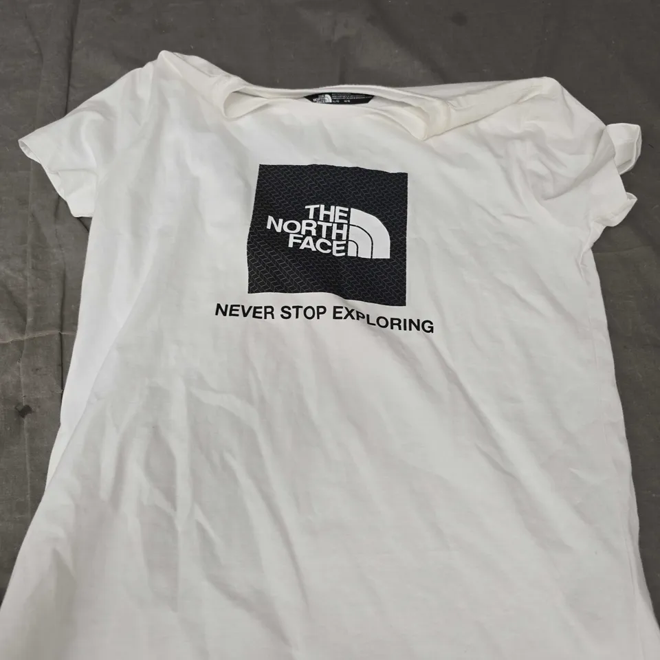 THE NORTH FACE LOGO T-SHIRT IN WHITE - CHILDRENS XL/14-16