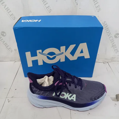 BOXED PAIR OF HOKA 1 CHALLENGER ATR 7 UK 6