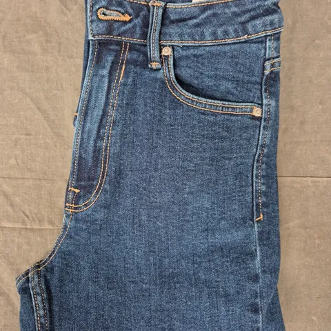 STRADIVARIUS D10 MOM SLIM FIT JEANS IN BLUE SIZE UK 8