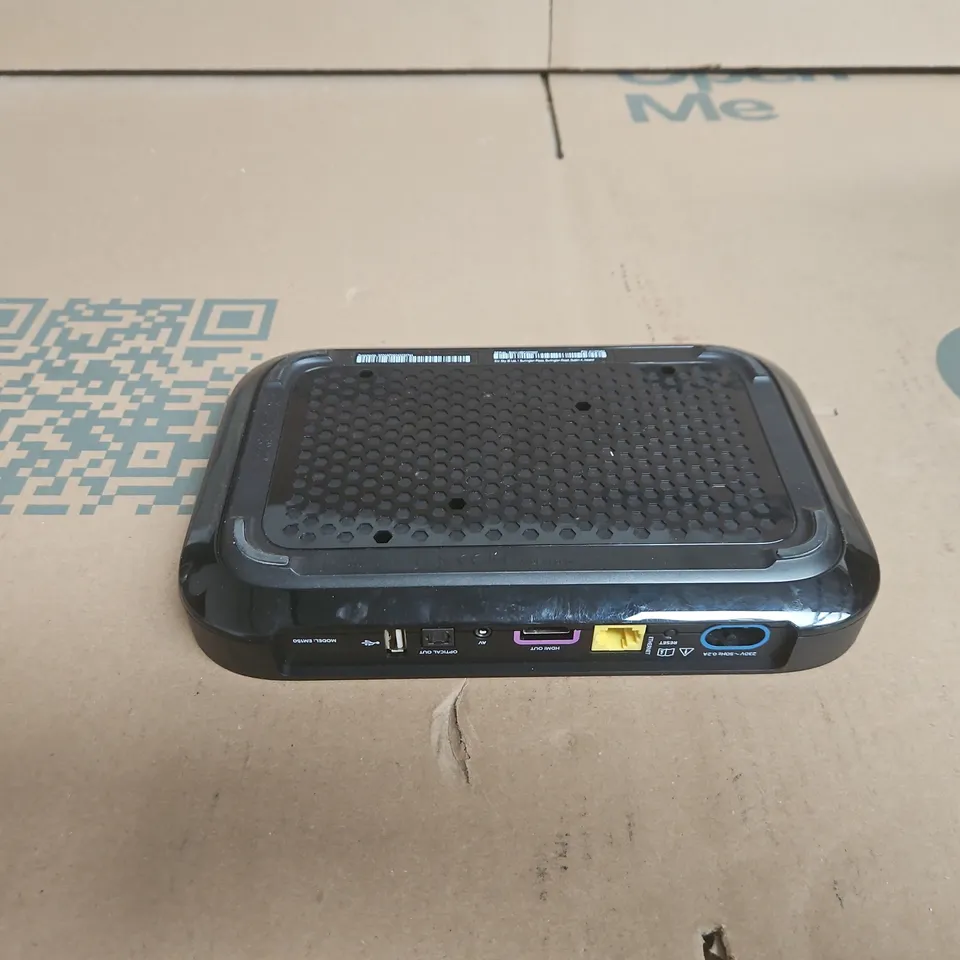 SKY Q MINI BOX (MODEL EM150)