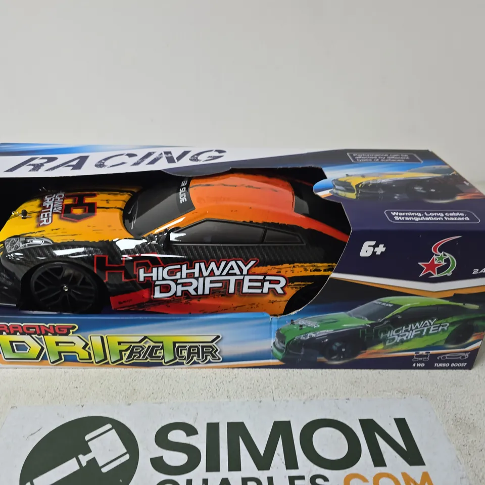 HIGHWAY DRIFTER RC CAR – BOXED (2.4GHZ, 6+)