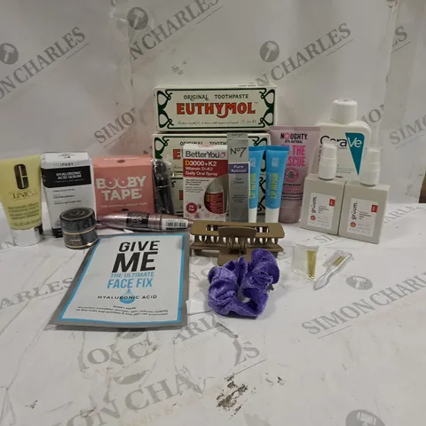 BOX OF 20 ASSORTED ITEMS TO INCLUDE CLINIQUE, CER VE, NO 7 ETC