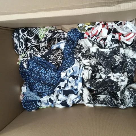BOX OF APPROXIMATELY 10 ASSORTED CLOTHING ITEMS IN VARIOUS SIZES, STYLES AND COLOURS