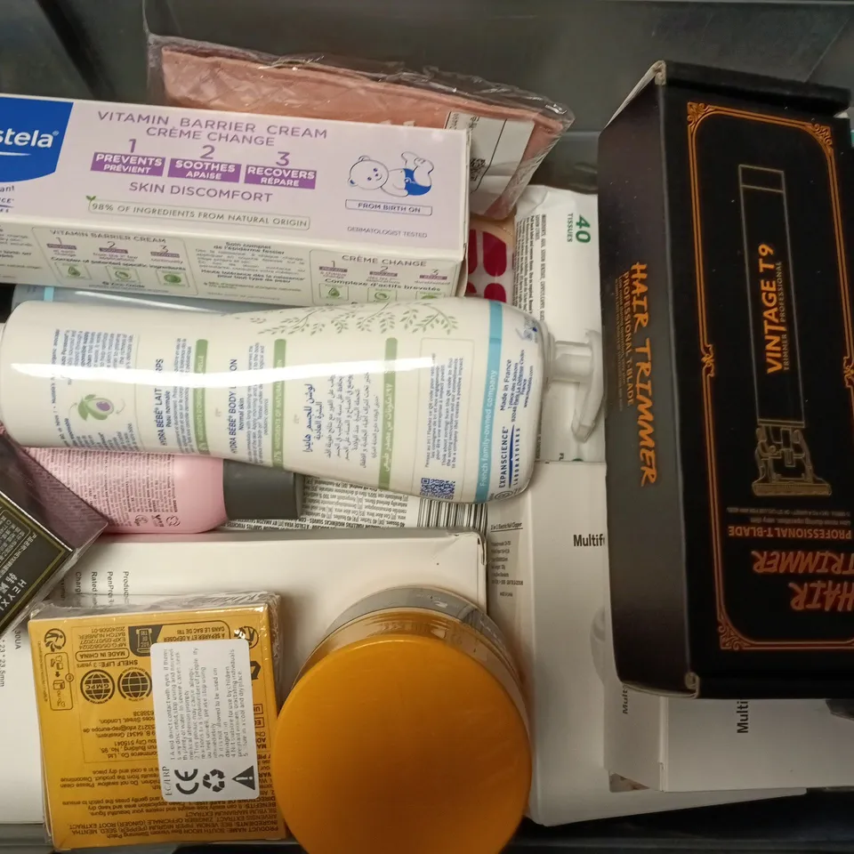 APPROXIMATELY 15 ASSORTED COSMETICS ITEMS TO INCLUDE ELECTRIC NAIL MACHINE, HAIR TRIMMER, N07 LIP & EYE SCREEN, ETC