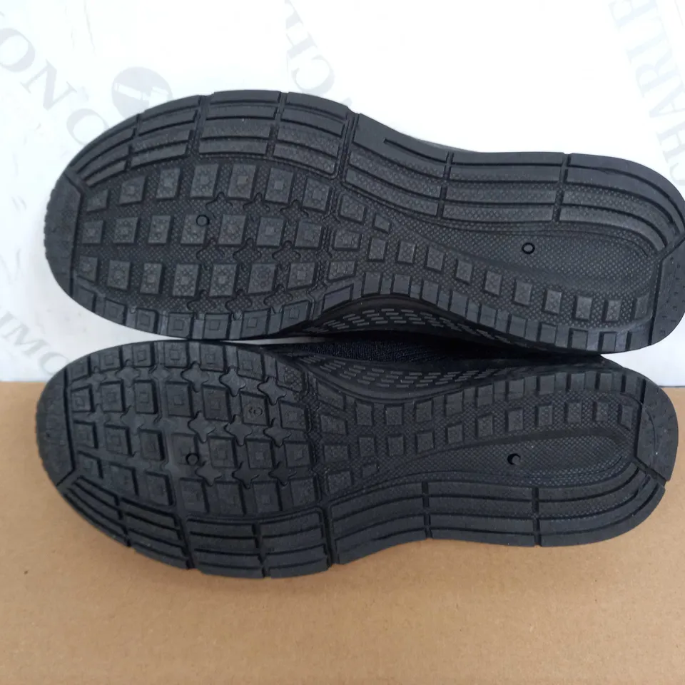 PAIR OF LILLEY SAFETY SHOES (BLACK), SIZE 6 UK