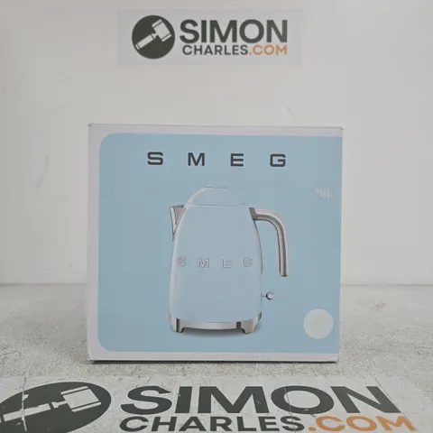 SMEG ELECTRIC KETTLE – WHITE WITH CHROME BASE