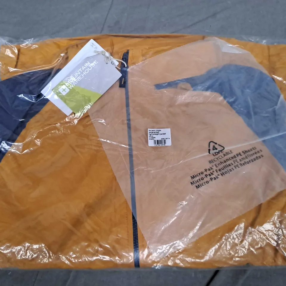 BAGGED MOUNTAIN WAREHOUSE TORRENT 2 KIDS WATERPROOF LIGHTWEIGHT JACKET IN YELLOW - 13Y