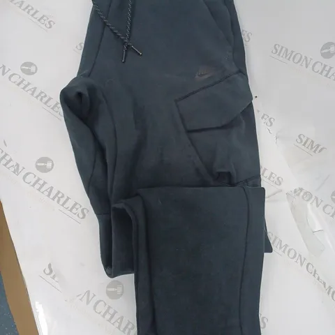 NIKE LOGO TRACKSUITS, BLACK - SIZE M