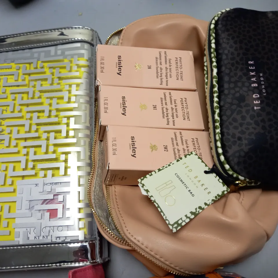 LOT OF 9 ASSORTED HEALTH AND BEAUTY SETS TO INCLUDE TED BAKER, BODY SHOP AND IMPULSE