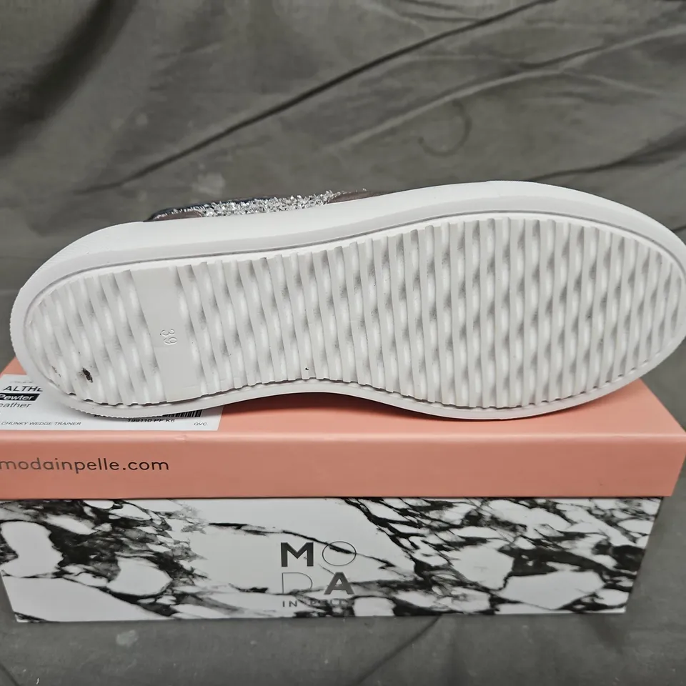 BOXED MODA IN PELLE SLIP ON CHUNKY WEDGE TRAINERS - UK SIZE 39