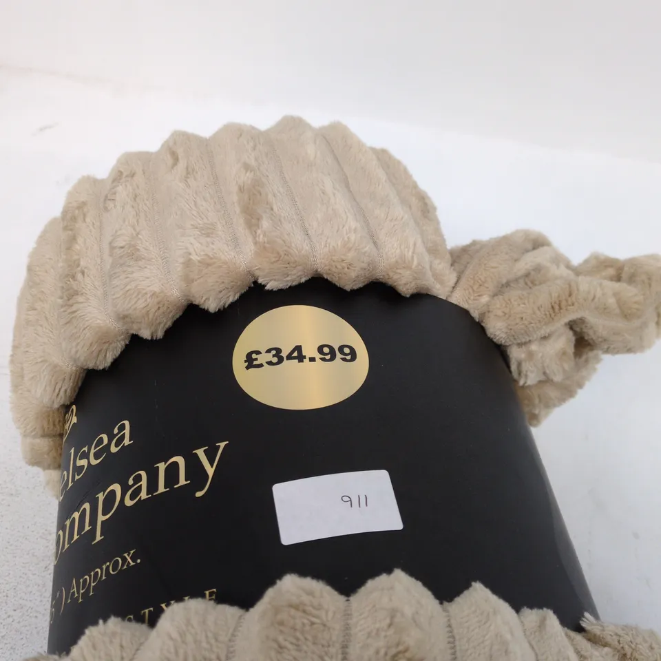 THE CHELSEA BEDDING COMPANY BEIGE PLUSH THROW – 200 X 240 CM