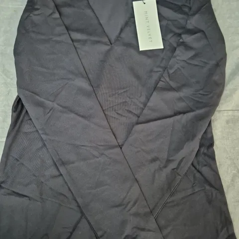 MINT VELVET V-NECK LAYERING TOP IN BLACK SIZE SMALL