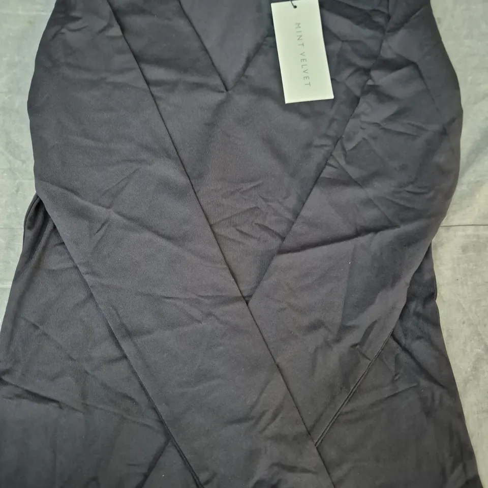 MINT VELVET V-NECK LAYERING TOP IN BLACK SIZE SMALL