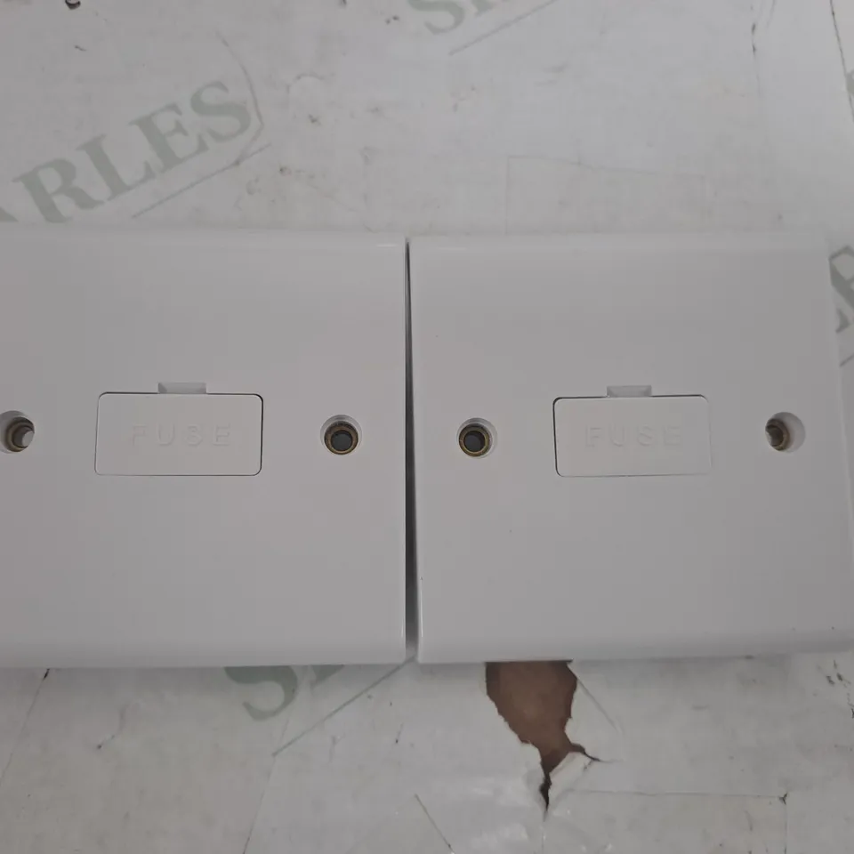 BOXED SET OF 10 DETA S1360 SLIMLINE WHITE MOULDED UNSWITCHED CONNECTION UNIT 13A