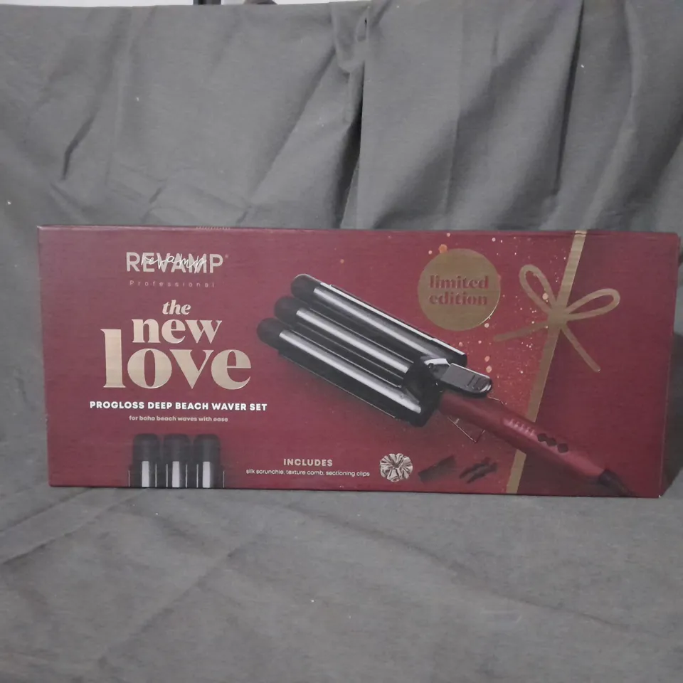 BOXED REVAMP PROFESSIONAL THE NEW LOVE PROGLOSS DEEP BEACH WAVER SET 
