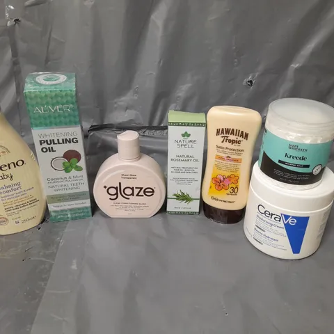 APPROXIMATELY 20 ASSORTED COSMETICS PRODUCTS TO INCLUDE - AVEENO BABY WASH, GLAZE CONDITIONING GLOSS AND CERAVE MOISTURISING CREAM