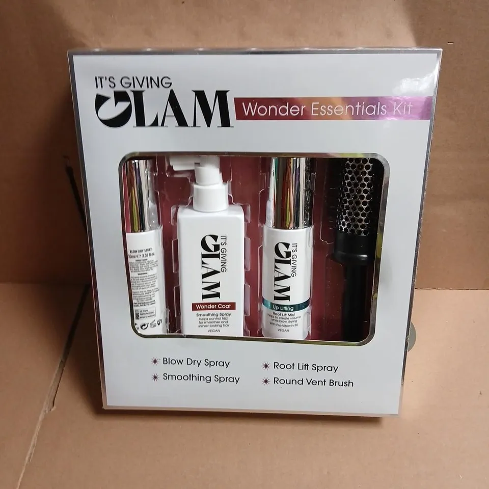 IT'S GIVING GLAM WONDER ESSENTIALS KIT – HAIR STYLING SET (BOXED)