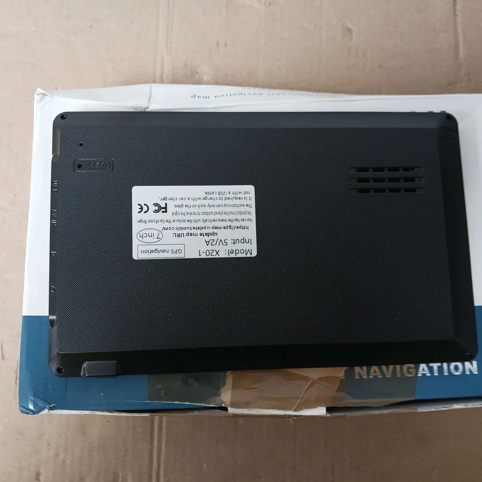 GPS NAVIGATION SYSTEM 